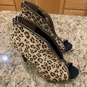 Carlos Santana Veruca Leopard Stiletto Bootie High
Heels Size 8